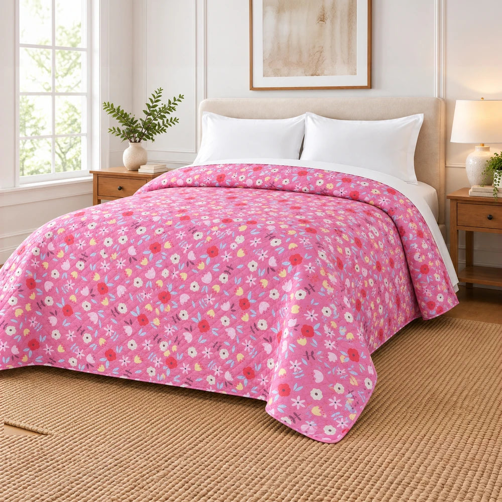 Ultrasonic 1-Piece Printed Quilt in pink floral pattern, vibrant flowers on pink background, 220 x 200 cm.